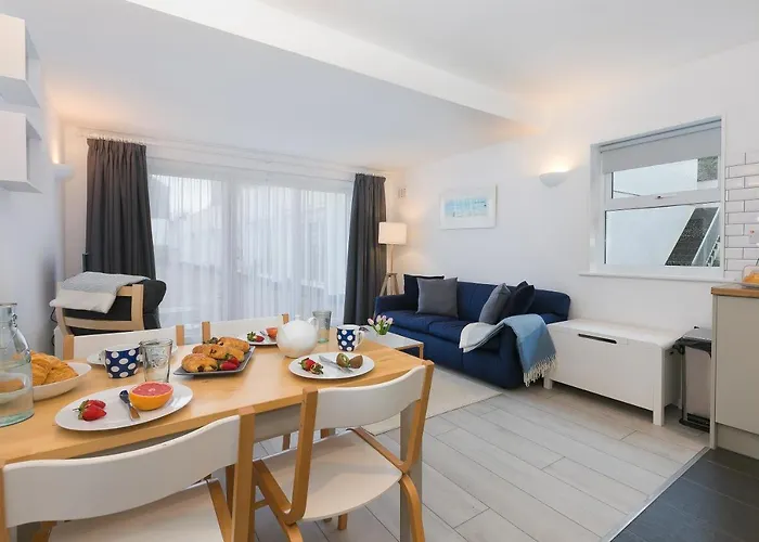 21 Carthew Court Villa St Ives 